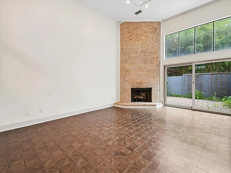 3618 Gillespie St #108 — Photo 8