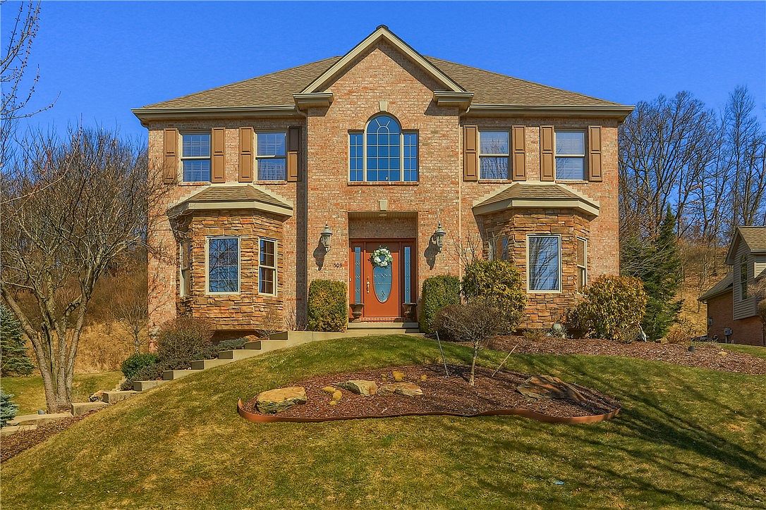 house on the hill Bonnet（Ballet）90 61 Gate House Rd, Chestnut Hill, MA 02467 | Redfin