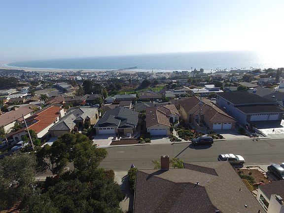 5th image of 830 Fresno St