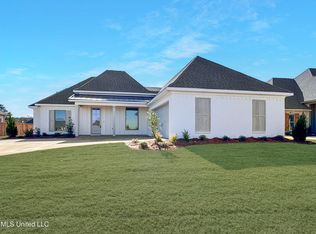 912 Brunswick Ct, Flowood, MS 39232