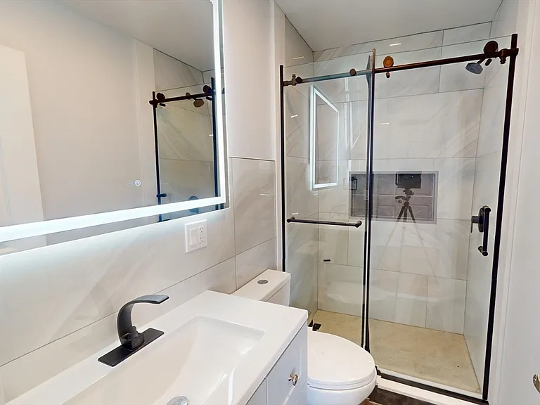 14 King St #3 — Photo 11