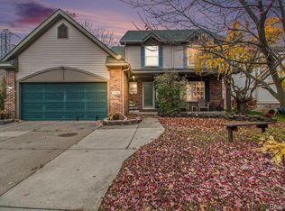 23840 Brentwood Dr, Trenton, MI 48183