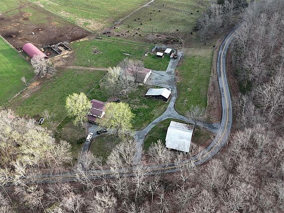 2nd image of 16098 Knifley Rd