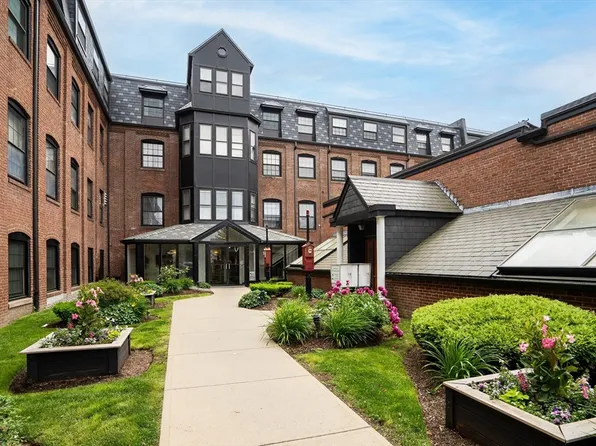 21 Linden St APT 205, Quincy, MA 02170