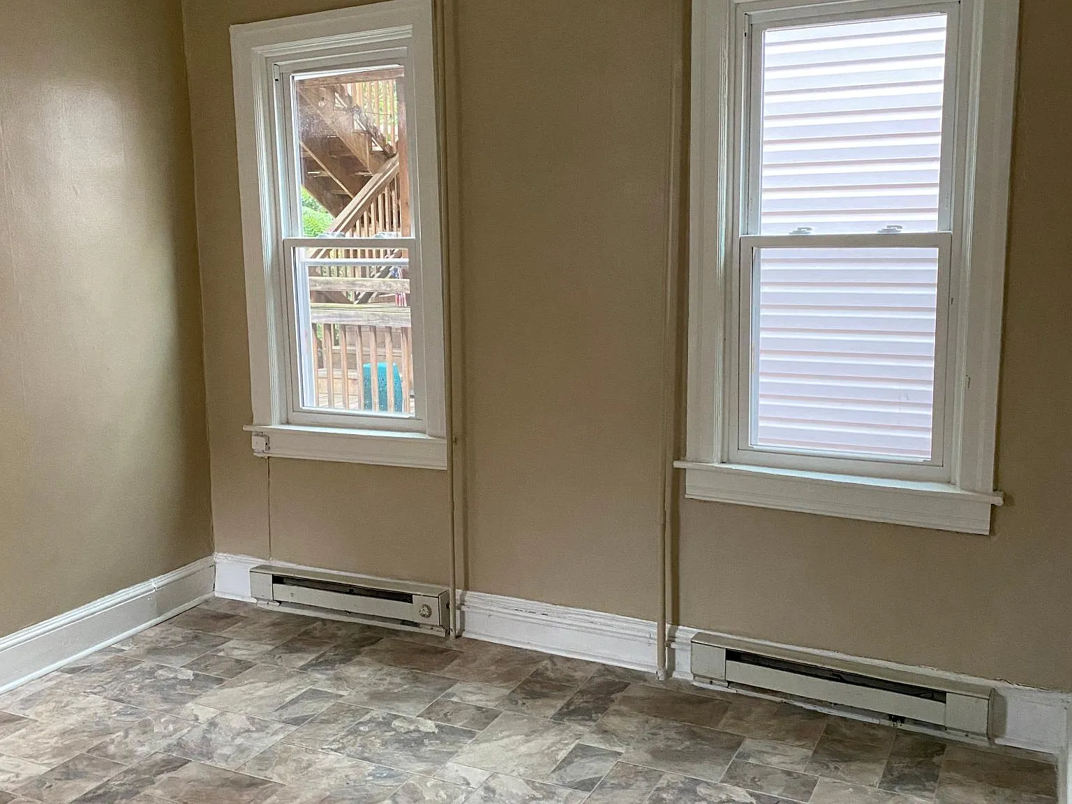232 N Potomac St — Photo 4