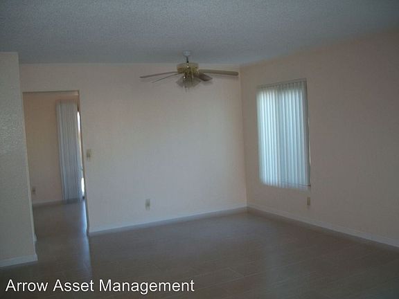 3rd image of 185 Avenida Las Brisas APT D
