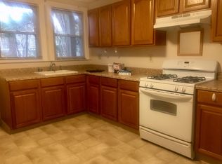 73 Dana St #1-R, Cambridge, MA 02138