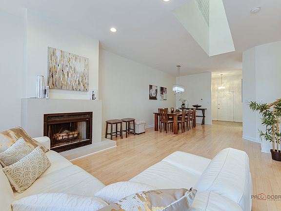 5th image of 1632 N Hudson Ave APT 5