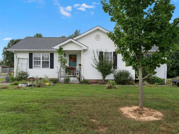 77 Bent Tree Ln, Scottsville, KY 42164