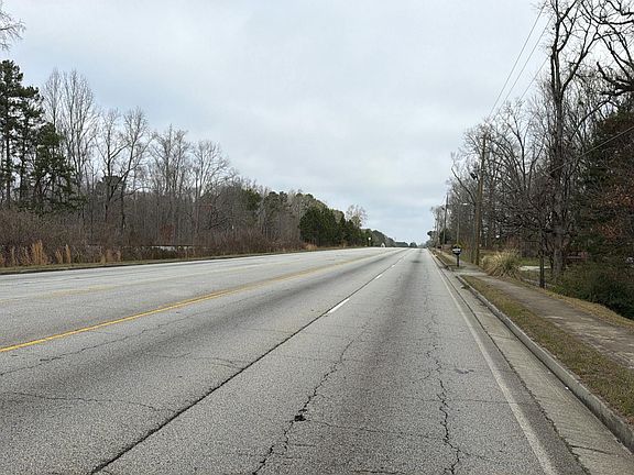 4th image of 936 Stone Mountain Lithonia Rd