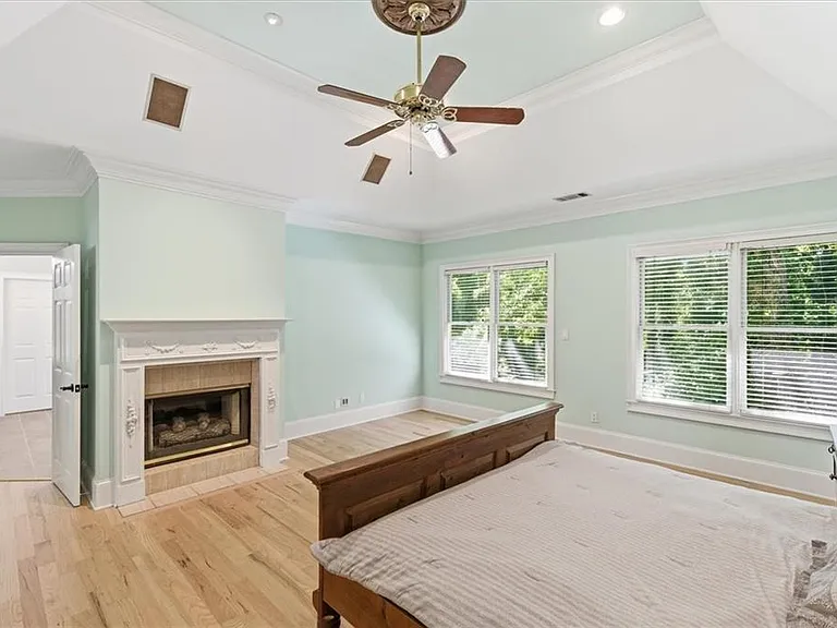 1247 Manor Oaks Ct — Photo 33