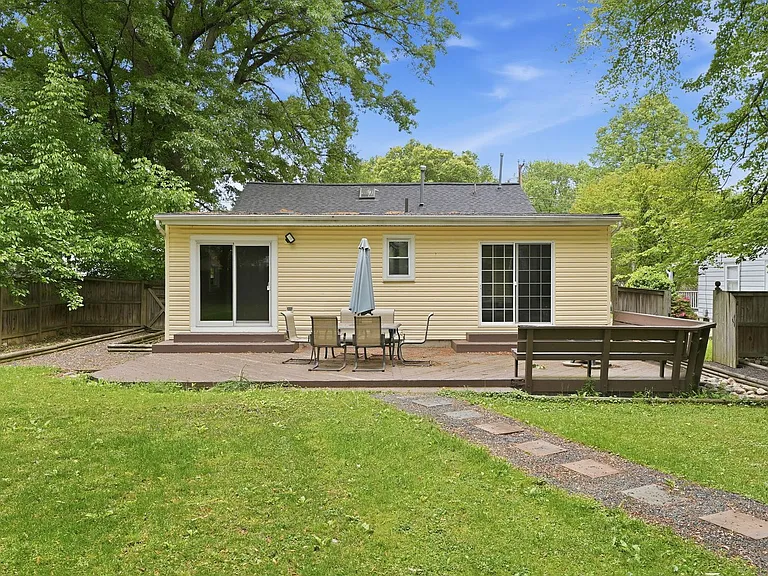 7605 Fisher Dr — Photo 24
