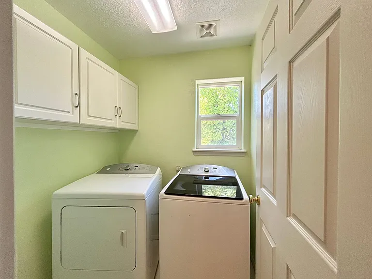 1218 NE Kinney St — Photo 40