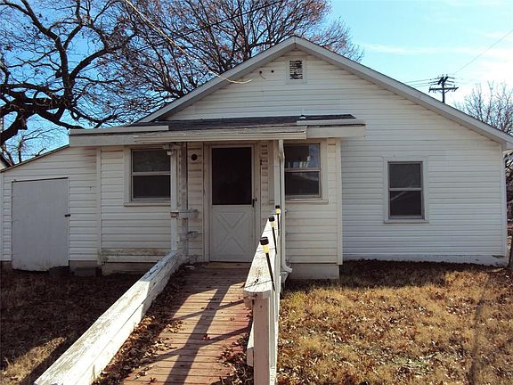 2nd image of 1615 E Tuck St