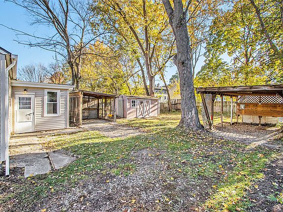 4th image of 428 Keyes Dr