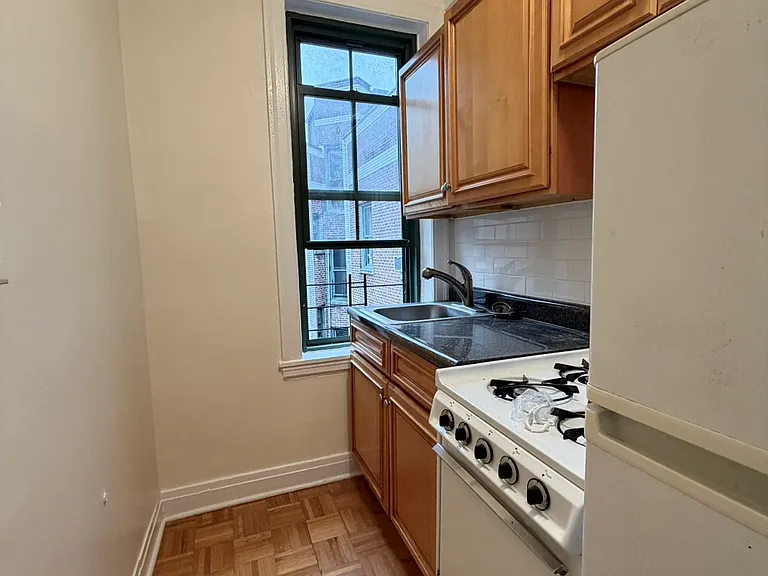 536 E 79th St #6A — Photo 2