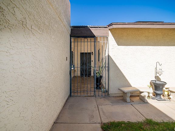 4th image of 1632 W 12th Ln