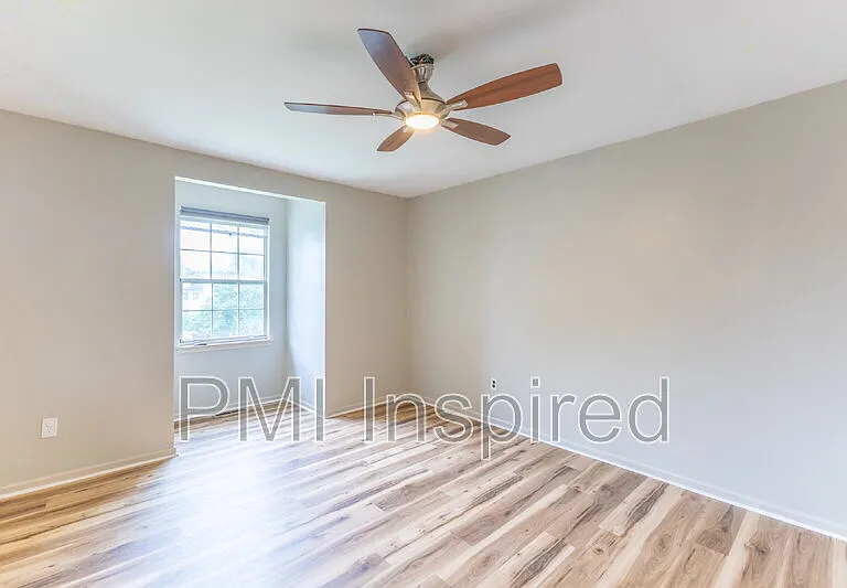 2404 Buckingham Cir — Photo 22