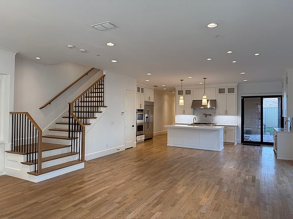 5th image of 4412 Emerson Ave
