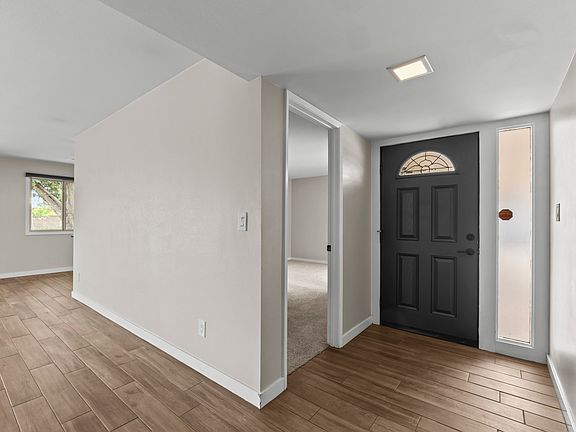 5th image of 1229 E Manhatton Dr