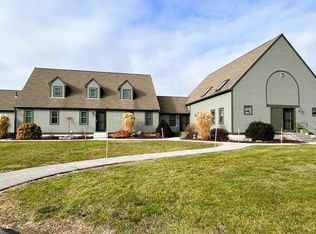 35 Montrose Dr, Stratham, NH 03885