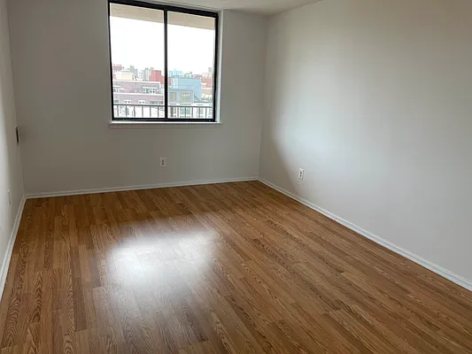 Rented by Metropolis International Realty Inc. | media 10