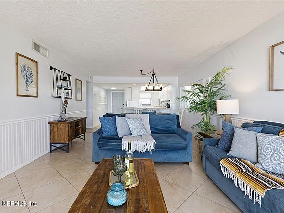 2nd image of 7520 RIDGEWOOD Avenue #809
