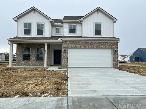 450 Harper Creek Dr, Brookville, OH 45309