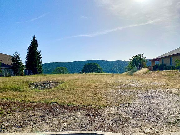 4th image of 2062 Oak Creek Dr