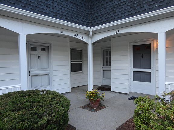 As you enter into the corner unit first unit inside on the left kithen window faces outside