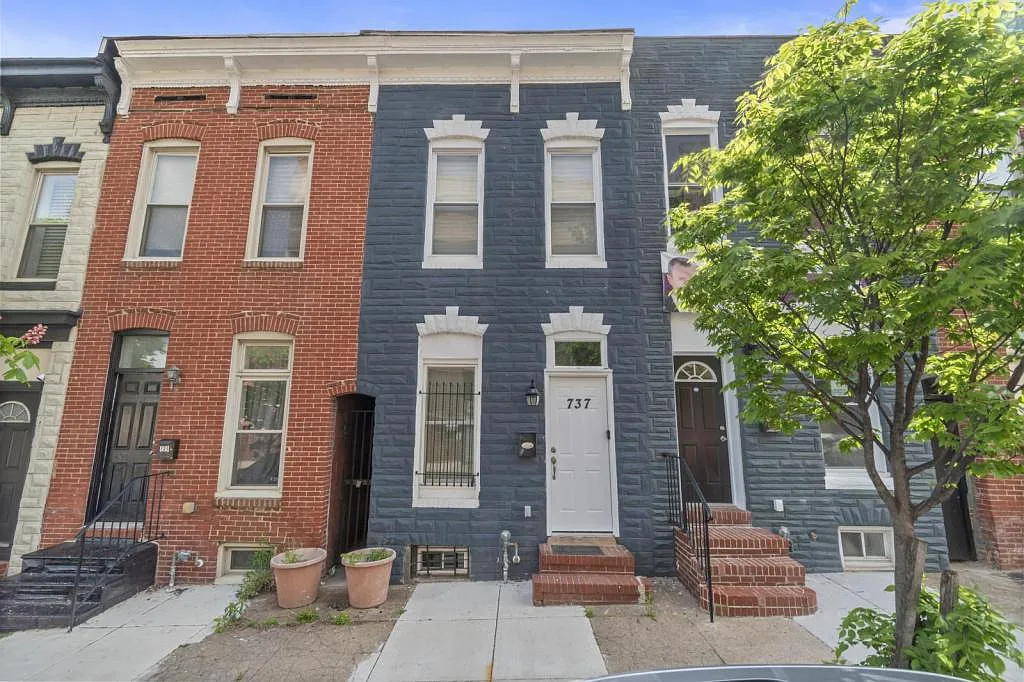 737 N Chester St — Photo 2