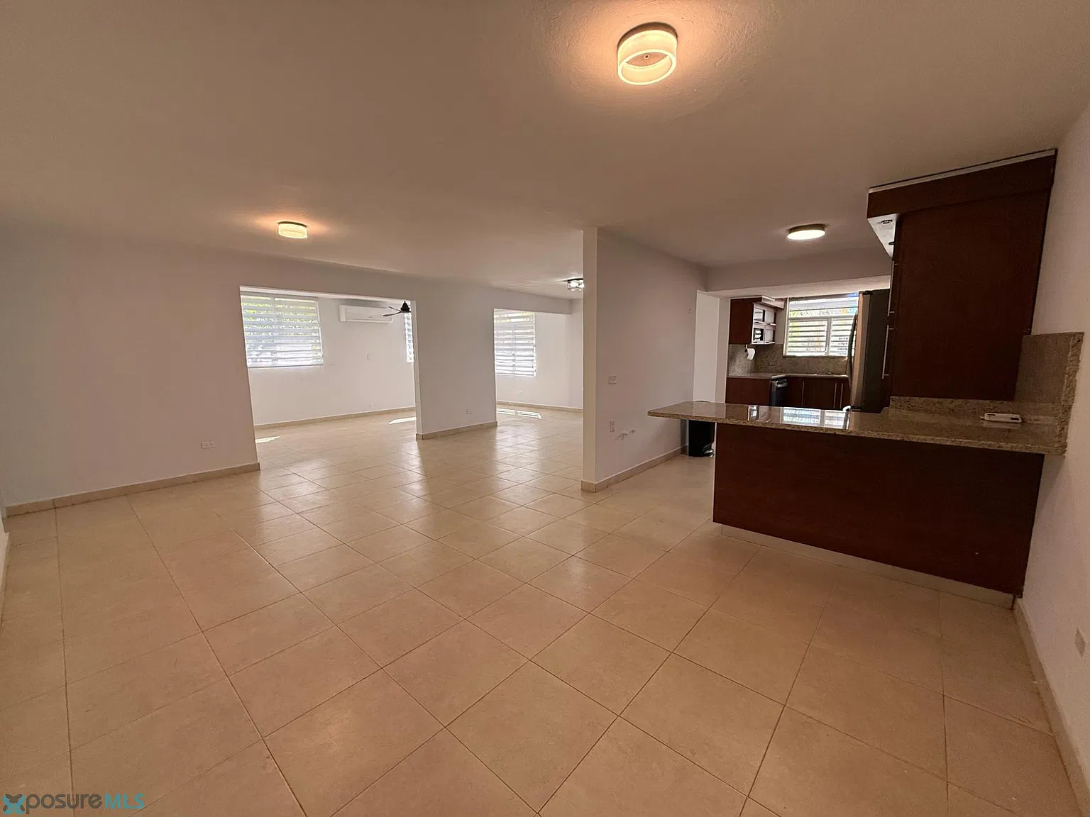 3 bed, 3.0 bath, 1892 sqft, $3,000 — Photo 2