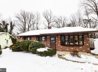 545 Crestpark Dr, Glen Burnie, MD 21061