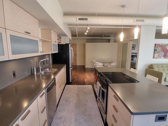 5th image of 915 Olive St APT 1211