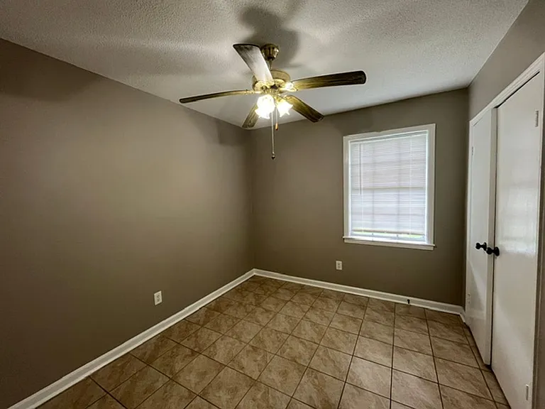 7813 Brentwood Dr — Photo 7