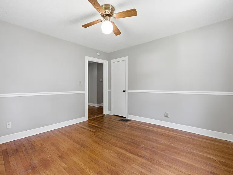 211 N Saint Marks Ave — Photo 6