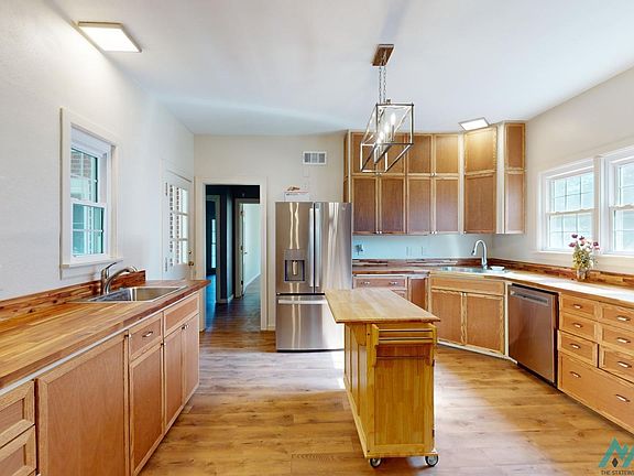 3rd image of 1511 W 7th St