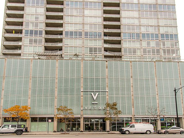 2nd image of 611 S Wells St #P111