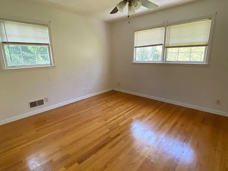651 Oneta Dr — Photo 6
