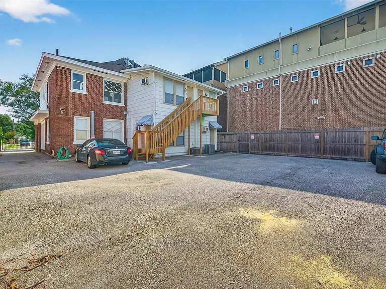 324 W Alabama St #2 — Photo 28