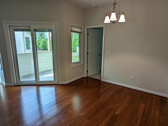 5th image of 135 Longstreet Dr