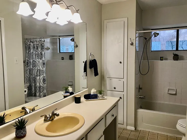 1402 Byers Ln — Photo 11