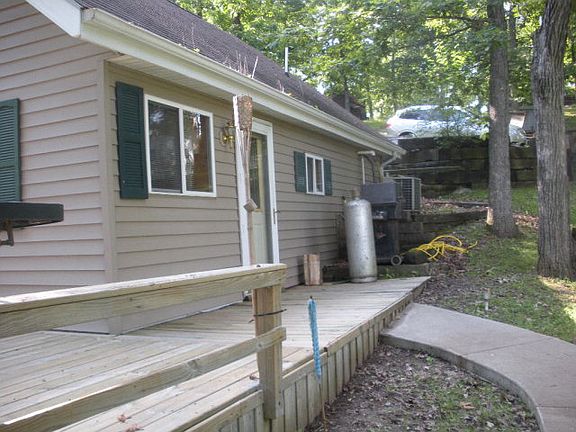 2nd image of 11004 Basswood St