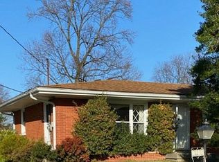 8109 Cedar Brook Dr, Louisville, KY 40219