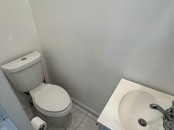 4th image of 3953 N Fairhill St