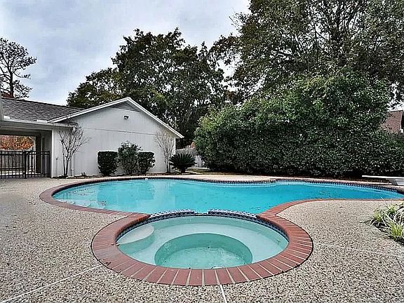 5th image of 10030 Windriver Dr