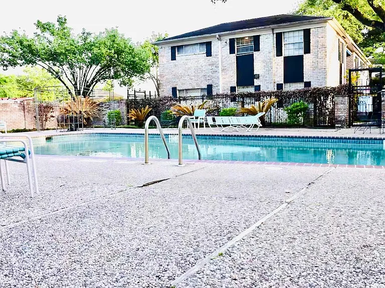 7900 Westheimer Rd #220 — Photo 2