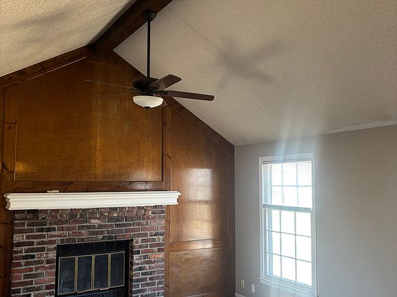 3rd image of 11580 Caenen St