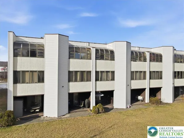 130 Foxfire Dr APT 306, Mount Pocono, PA 18344