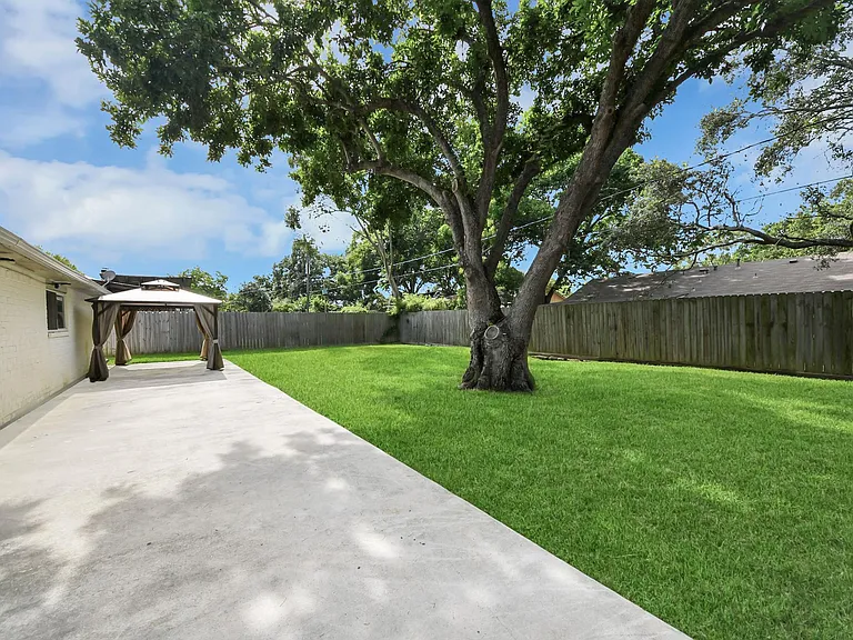 1104 N Heron Dr — Photo 26